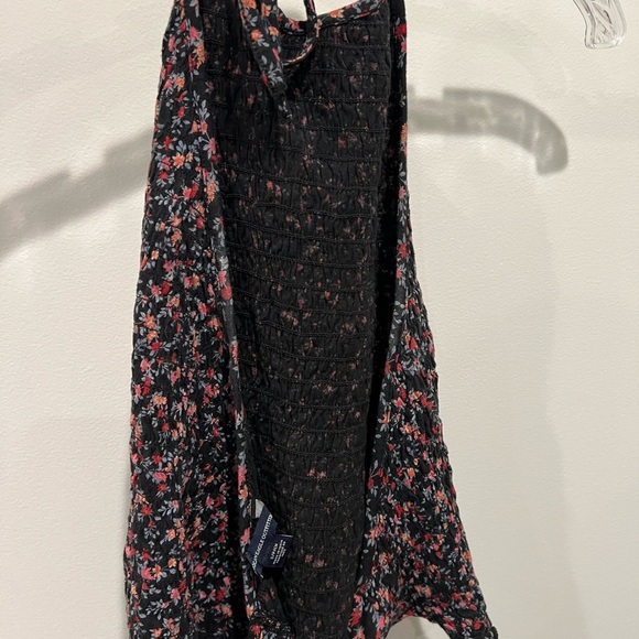 American Eagle Outfitters Black Floral Tie Neck and Tie Back Halter Top Size S - Picture 3 of 9